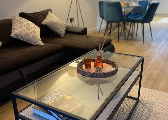 Spacious Central Manchester Apartment - Next To Ao Arena & Picadilly Station - Local Attractions - Free Parking